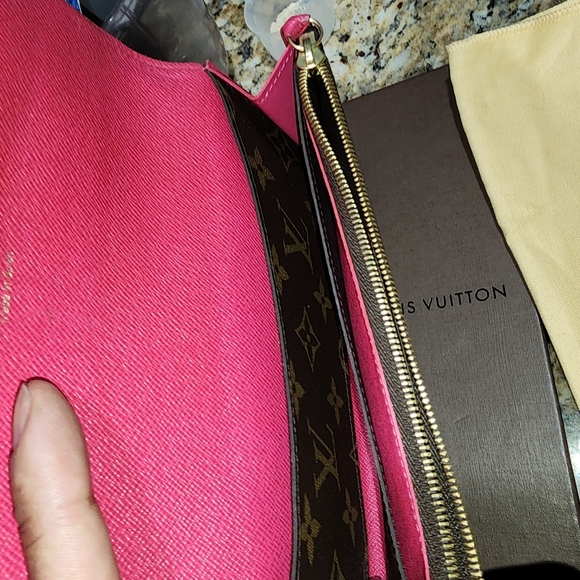 Authentic louis vuitton long wallet - Picture 11 of 11